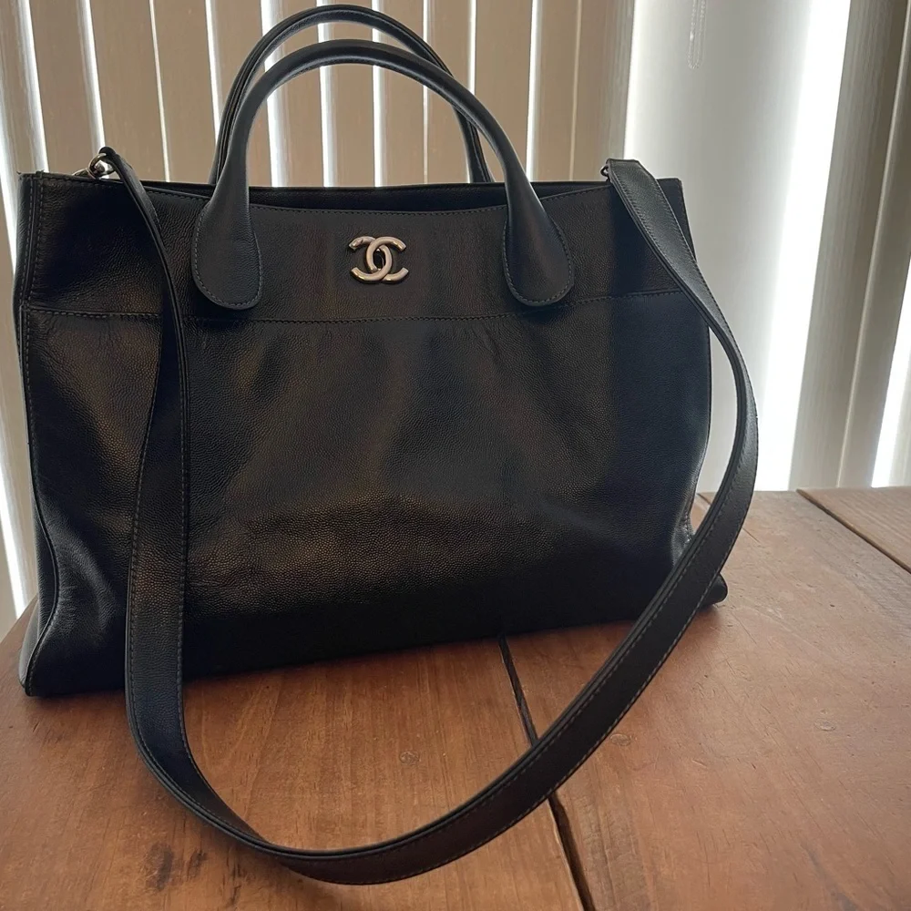 Chanel Black Caviar Leather Top Handle Executive Cerf Tote Bag - Picture 6 of 17